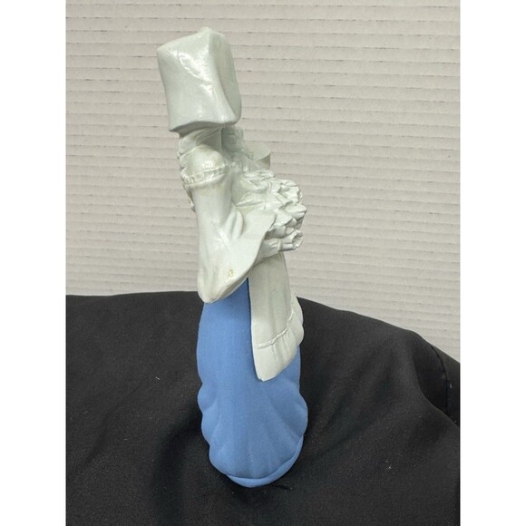 Vintage Avon Dutch Girl Figurine Cologne Decanter Unforgettable Mostly Full - Picture 4 of 11